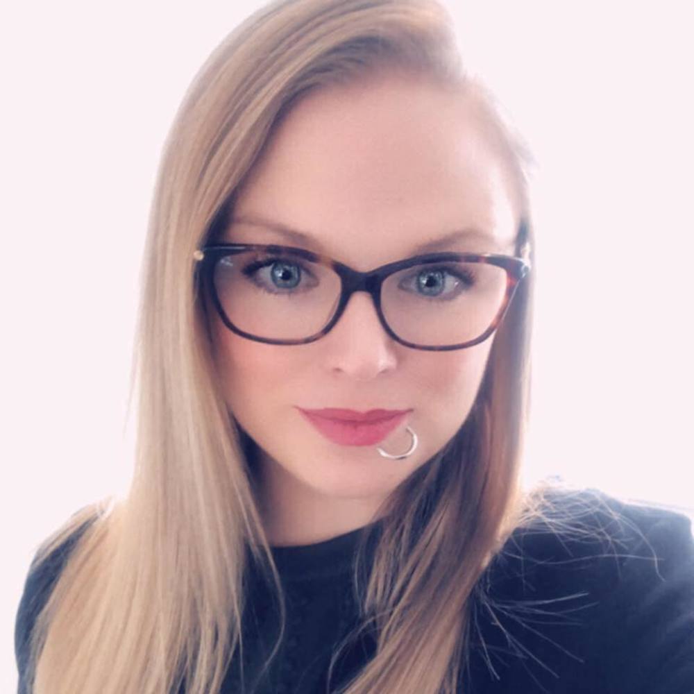 Meet your Posher, Caitlin